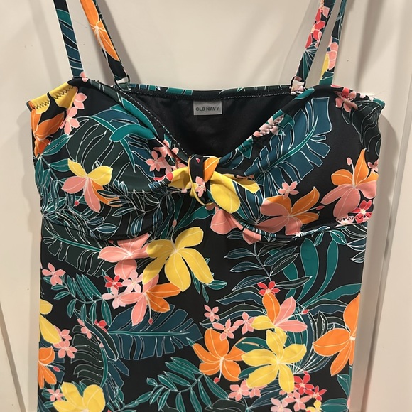 Old Navy Floral Tankini swim suit - Picture 4 of 12